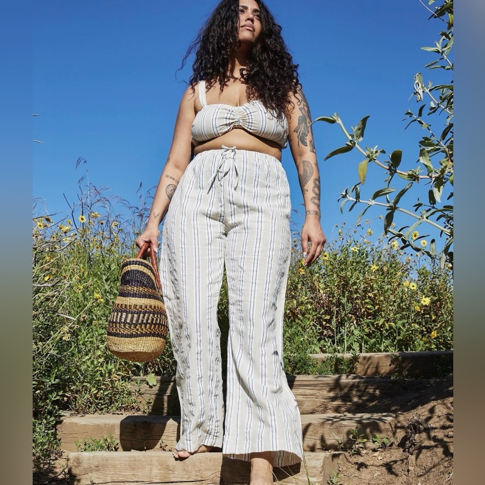 NWOT Lykke Wullf White and Gray Linen Set